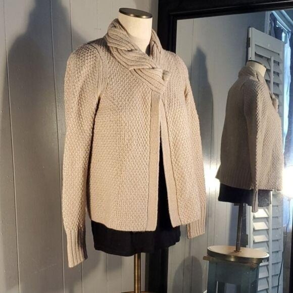 Banana Republic Heritage Sweater Wool Cable KNIT CARDIGAN WOMAN'S WOMEN'S Small - Picture 8 of 9